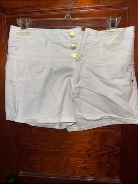 Women’s High-Waist White Button-Front Shorts